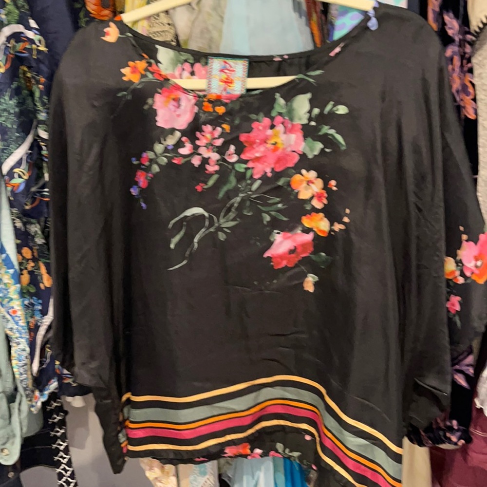 Short silk Johnny was Boxy cut